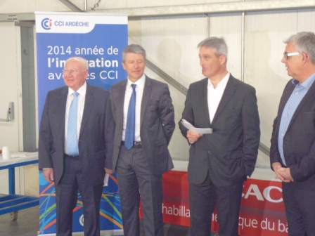 De gauche à droite : Jean-Paul POULET, Président de la Chambre de Commerce et d’Industrie de l’Ardèche, Bernard GONZALEZ, Préfet de l’Ardèche, Jean-Christophe VIGOUROUX, PDG de l’entreprise BACACIER et Pascal TERRASSE, Député de l’Ardèche